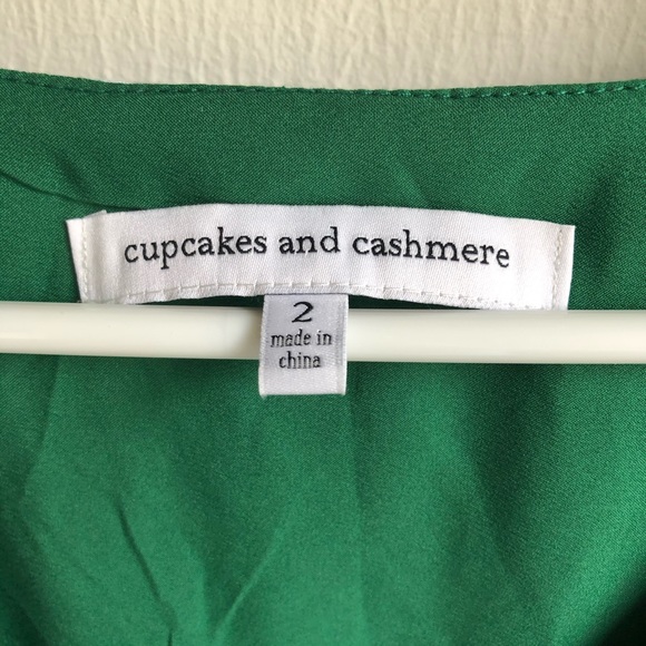 CUPCAKES & CASHMERE Green Wrap Floral Dress, Size 2 - Picture 5 of 8